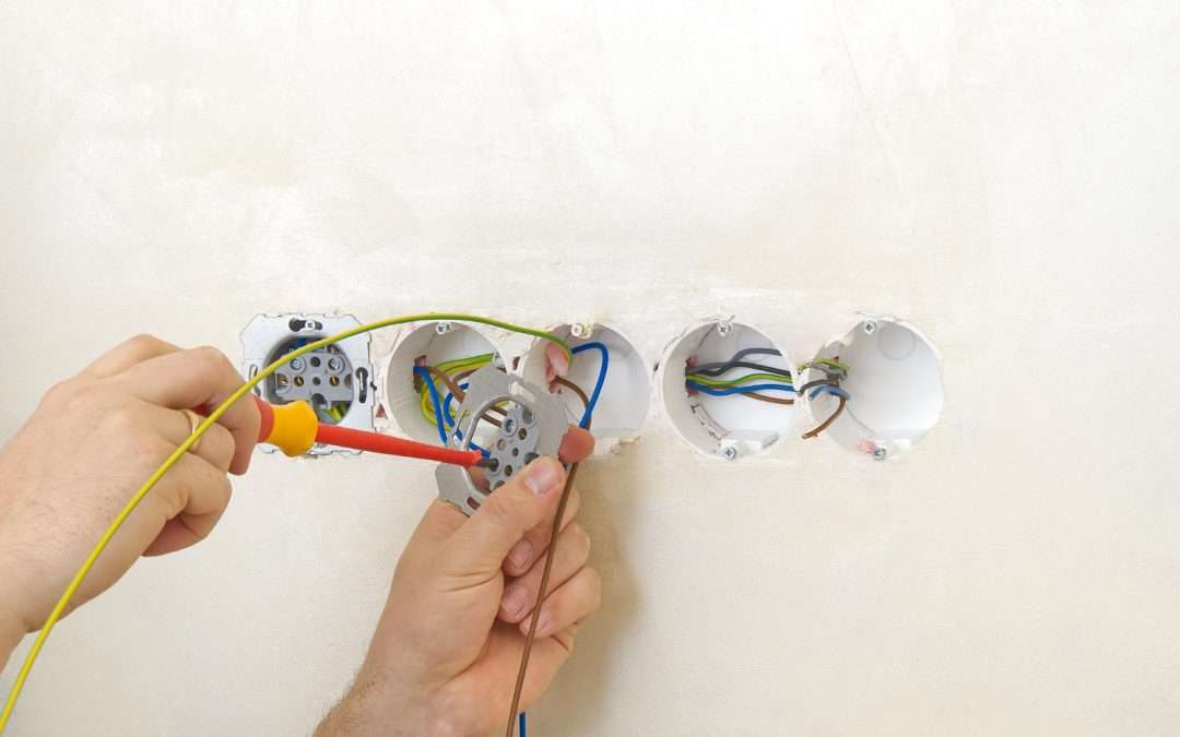 Summer Electrical Checklist for Jefferson Homes: AC, Outlets, Pools, Panels